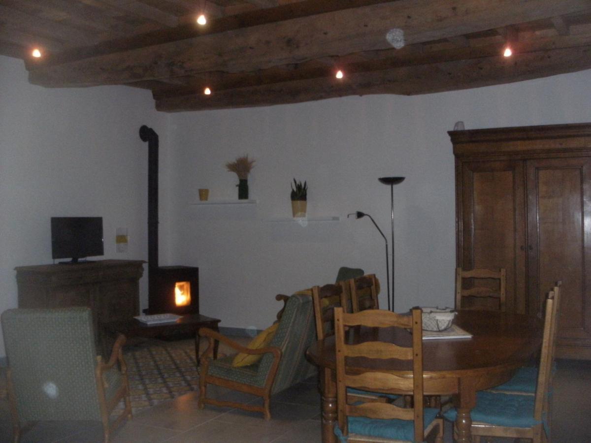 Отель Grange Dans Ancien Corps De Ferme Bellengreville  Экстерьер фото